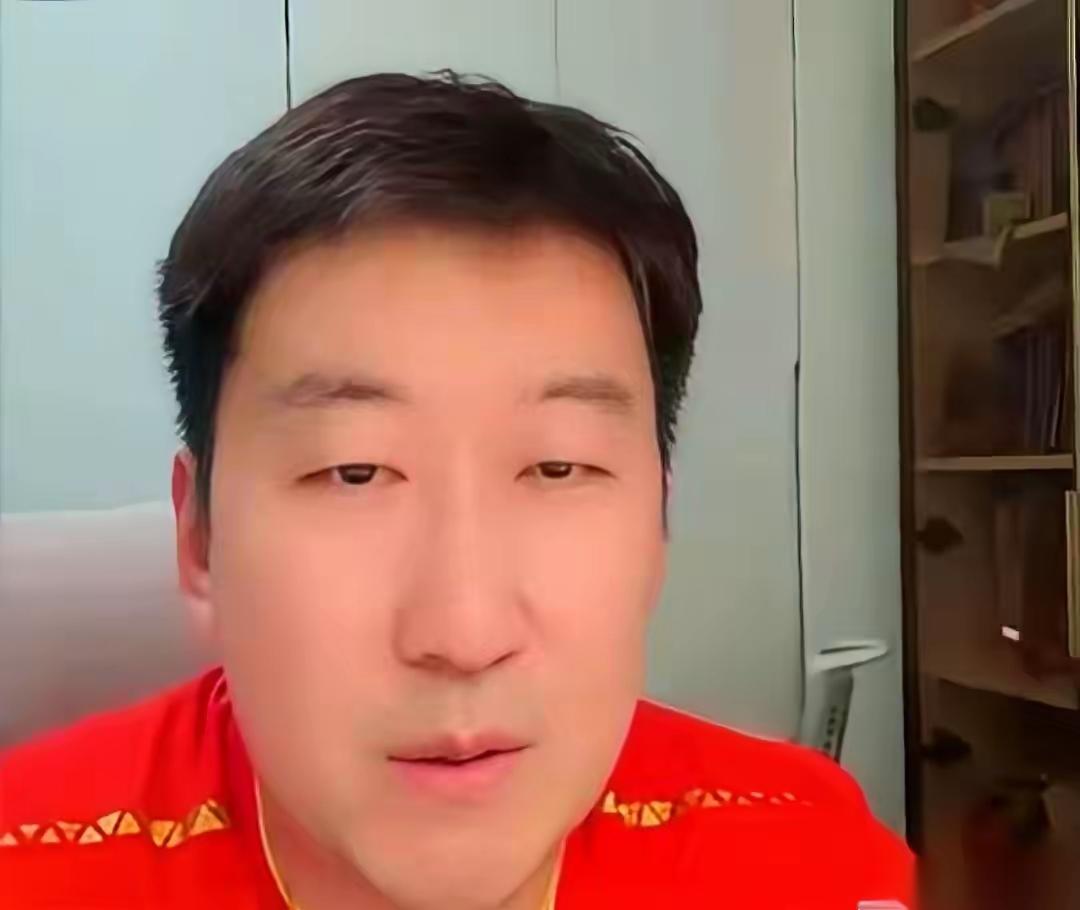 刚把孙颖莎拉下马拿了冠军，以为王炸组合稳了，结果一句“只是借调”，直接给整破防了