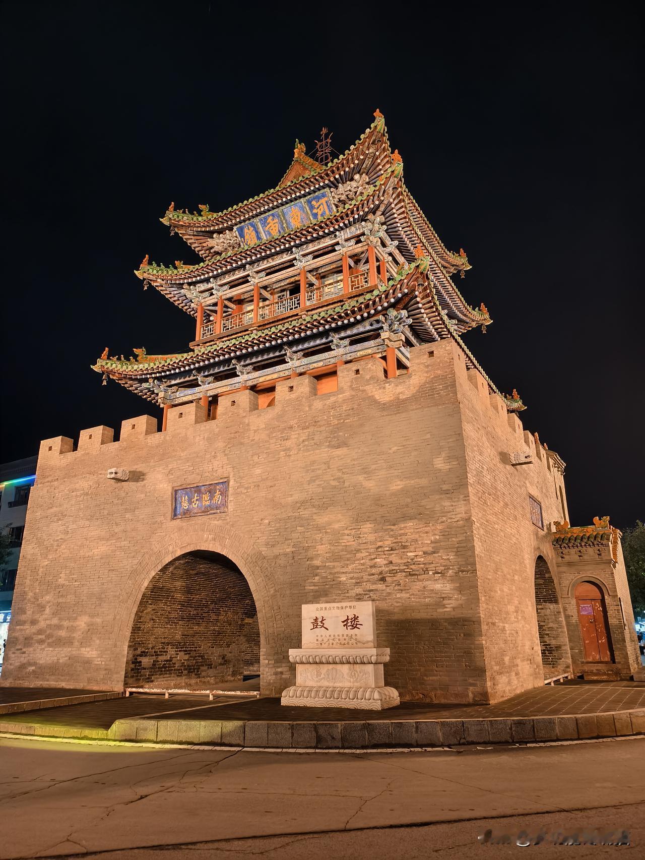 秋日生活打卡季地标山西隰县，山西偏关猫姐带着父母自驾游，先安顿好父母，酒足饭饱