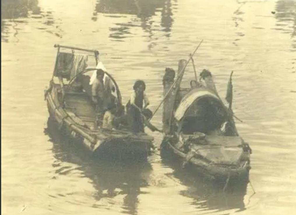 1962年，广东省的一艘渔船出海打鱼时，意外地发现远处海面上漂浮着一个“黑色物体