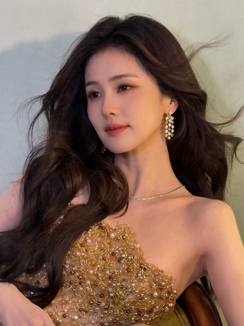 白鹿金色流光高定好美的白鹿，今晚继续看叶璃
