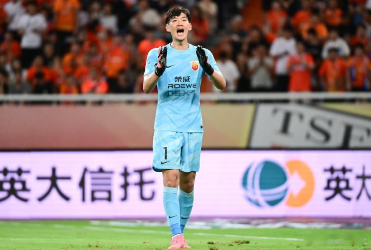5月16日讯中超第13轮焦点战，海港对阵泰山，据《东方体育日报》报道，海港门将
