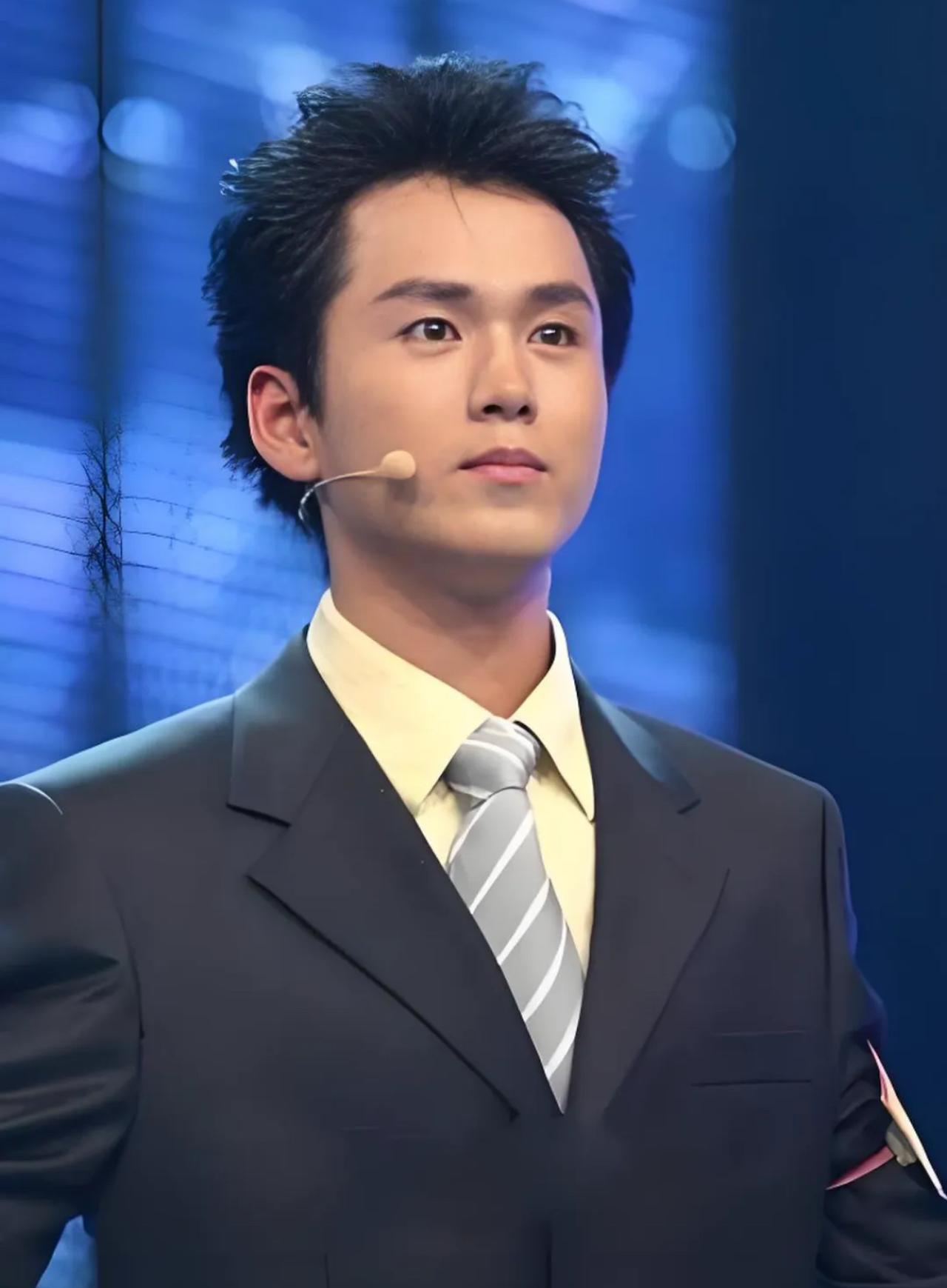 某博平台广场上充斥着大量毫无底线的营销号，估计是收了钱，集体对古二进行抹黑。他们