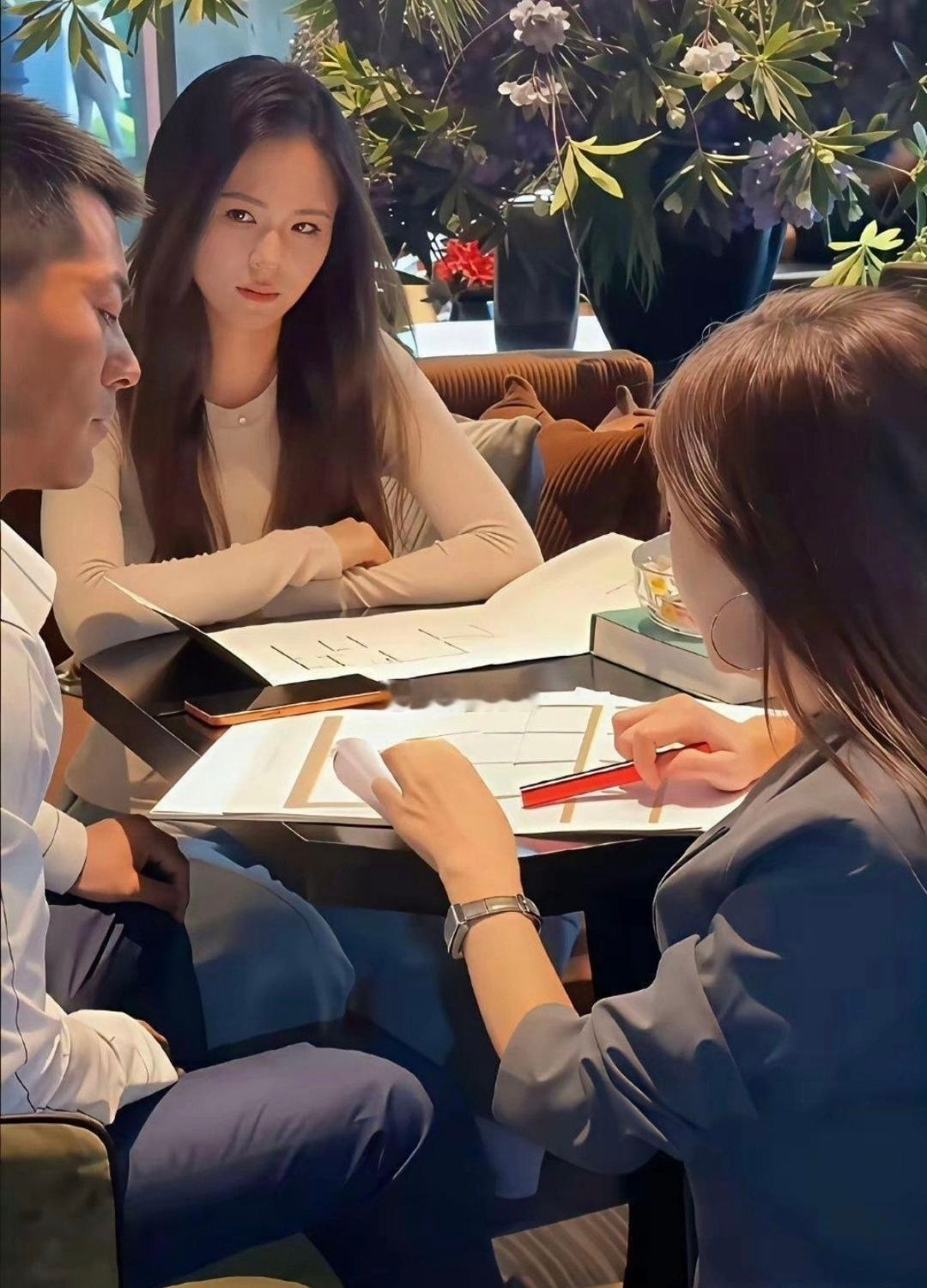 不怪他老婆这个眼神，换谁还不是​​​