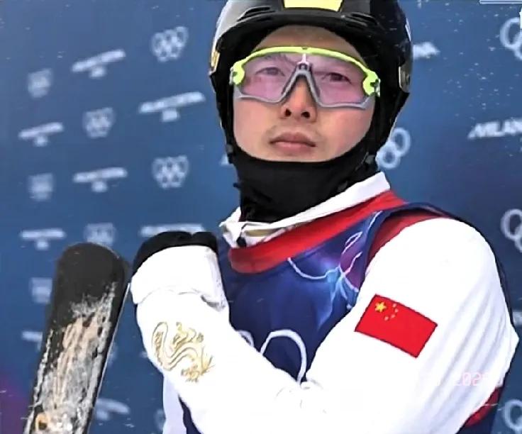 冬奥会自由滑雪男子空中技巧第一轮两跳结束:4位中国选手晋级空中技巧决赛第二轮！