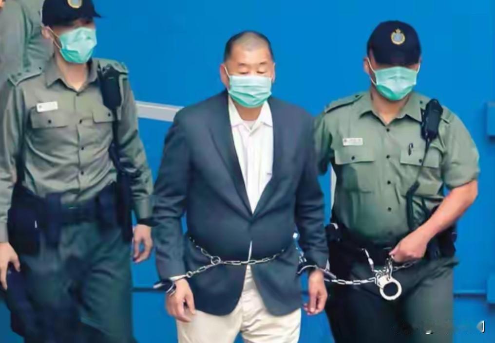 英国放宽港人移民限制，看似帮乱港分子，实则帮香港彻底清毒！英国借着黎智英案宣