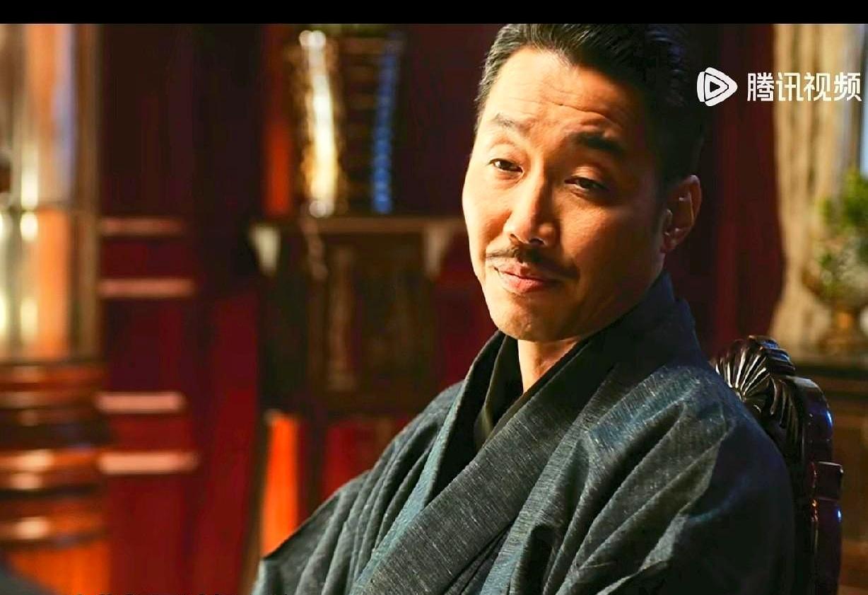 真正可怕的不是会议室里声音最大的人，而是那个始终在角落里做笔记的人。2023年