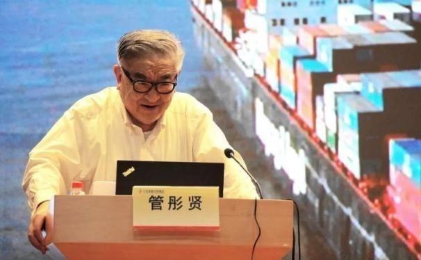 荷兰人以侵犯专利为由，将振华港机告上国际法庭，谁知，年过花甲的管彤贤轻描淡写的一