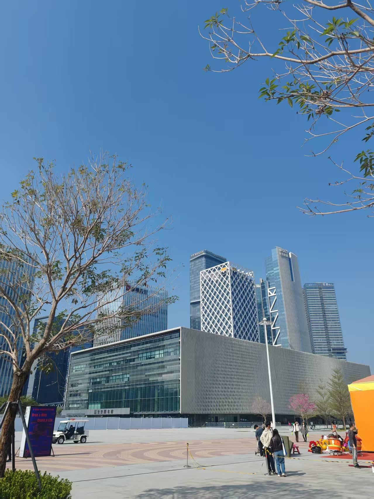 万亿元，而江苏为14.24万亿元，两者仅相差3400亿元。而2024年广东