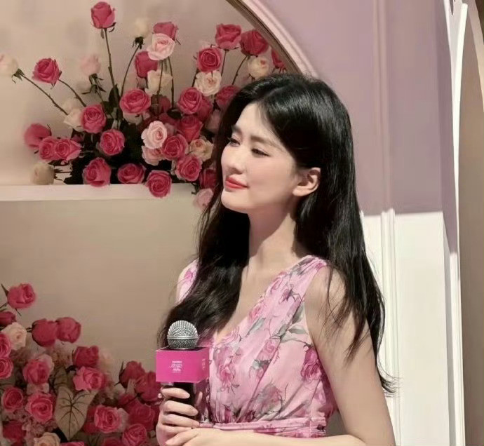 乔欣能成为豪门儿媳果然是应验了那句老话，就是要这种看起来很富态的​​​