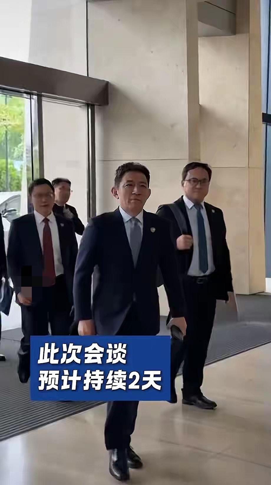 终于看到了我大中国的“钢哥”。翻遍所有大马经贸谈判的新闻，终于在代表团阵容里捕