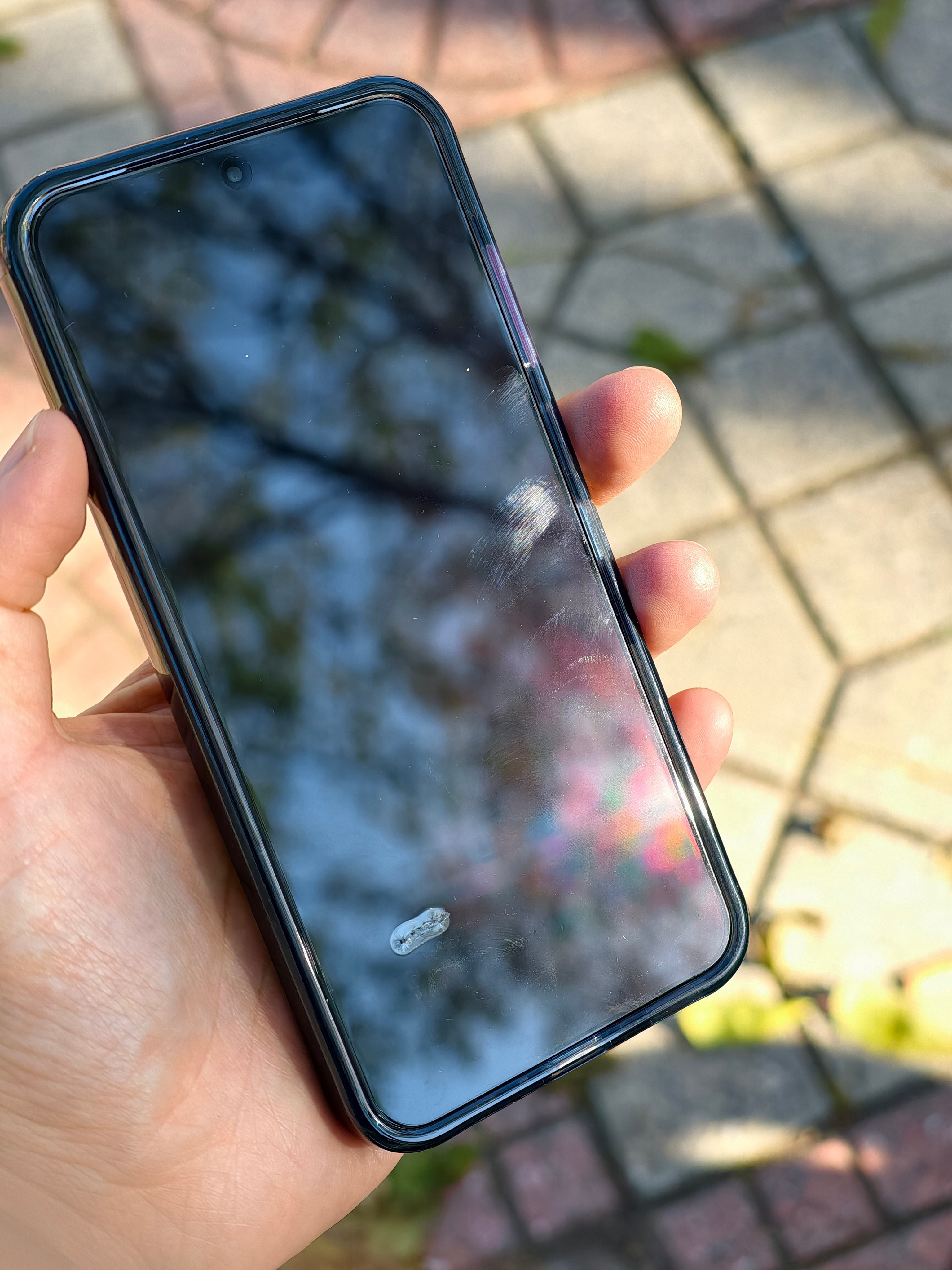 魅族22被我摔了原厂膜磕坏了，还好屏幕没事也多亏今天带