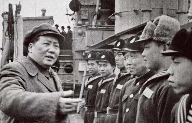 1949年，斯大林紧急来电警告：解放军过江美国将出兵，苏联不会帮忙蒋介石以为有救