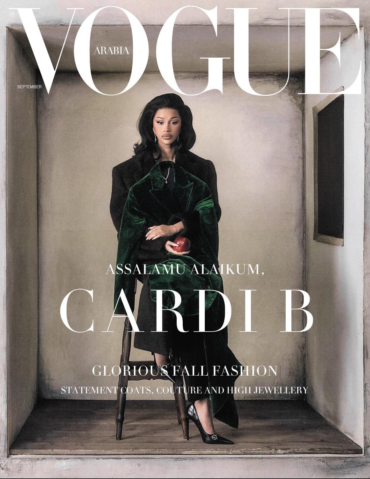 CardiB解锁阿拉伯版Vogue金九豪华三封面。先后演绎Loewe、Geor