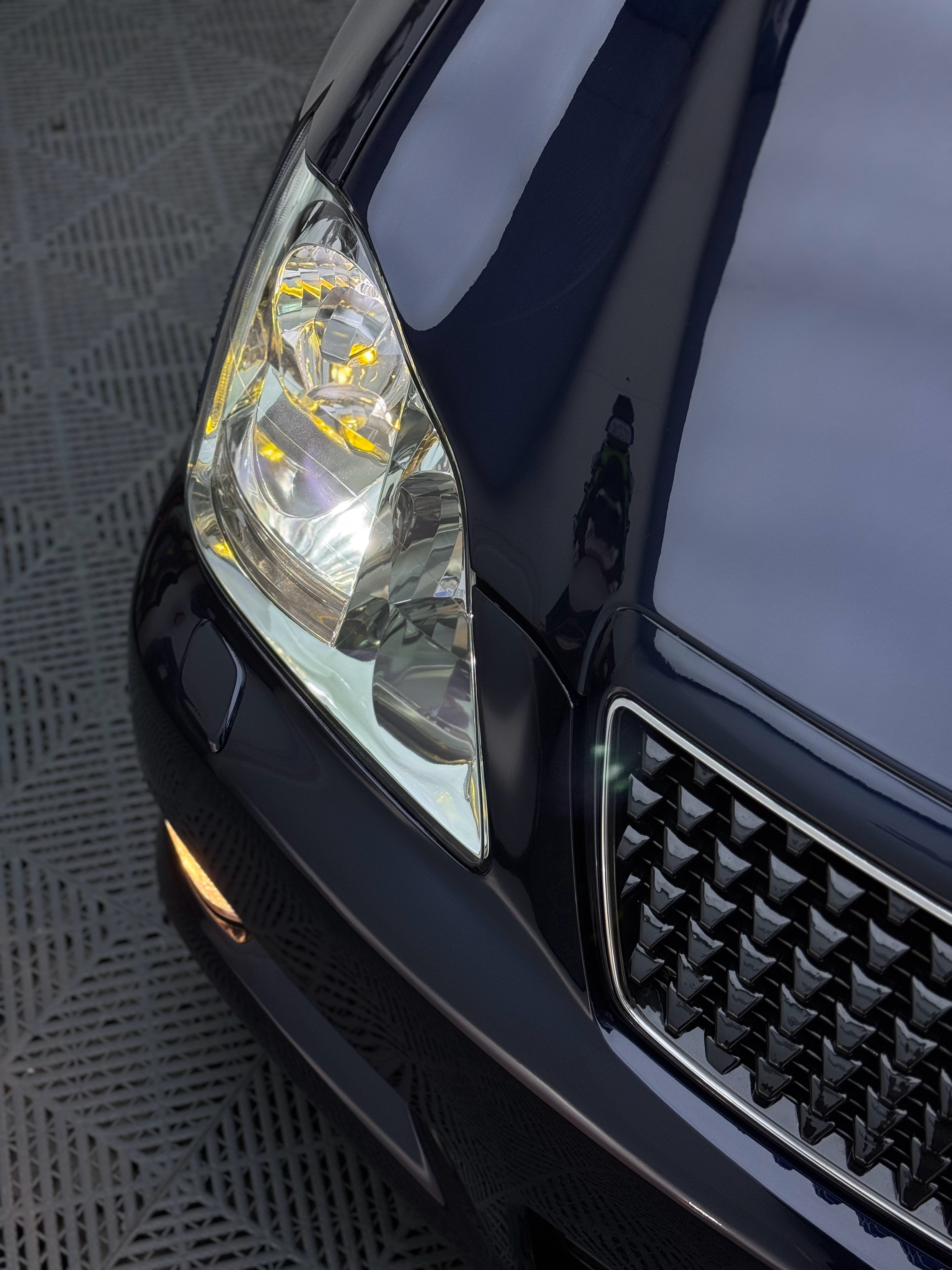 我的皇冠第一阶段终于整备完了绝大多数镀铬和橡胶件都换了新的可惜太贵太贵，还是有些