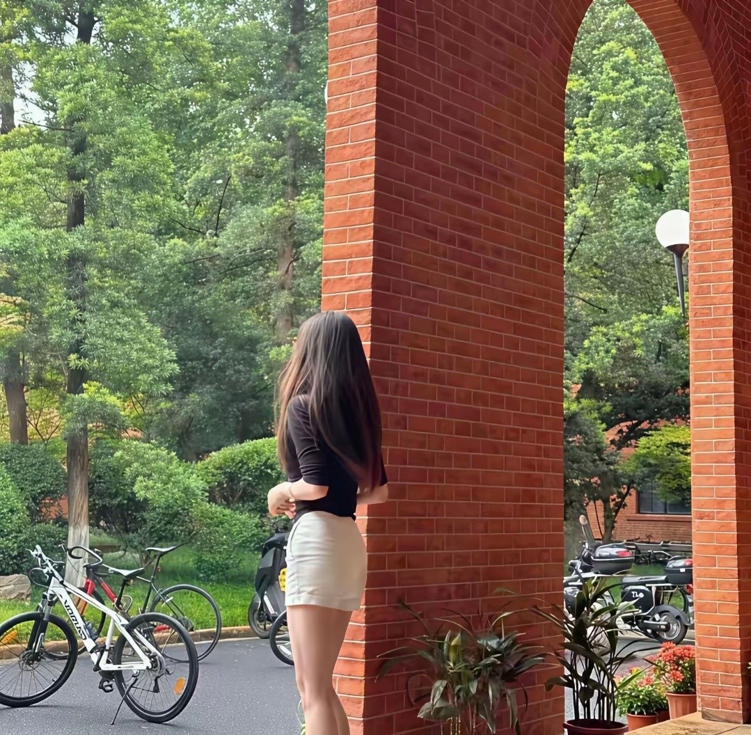 英语老师果然是全校最漂亮的！