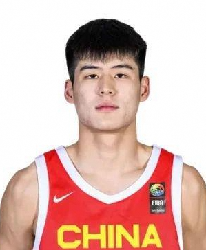 广东男篮新拼图：18岁超新星陈家政，杜锋的新希望？