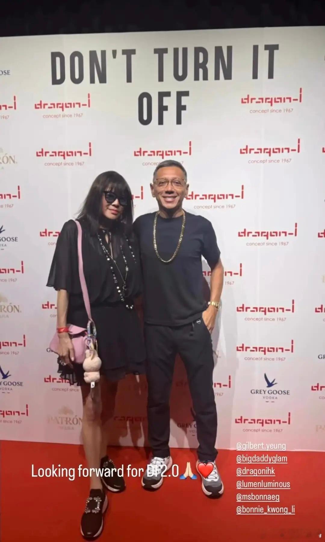 杨受成58岁长子罕见露脸，打理名下餐厅亲力亲为，满脸皱纹好沧桑！