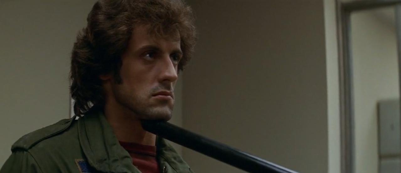 其中，史泰龙摄的《第一滴血》反响尤为强烈。这部电影上映于1982年，美国和前苏