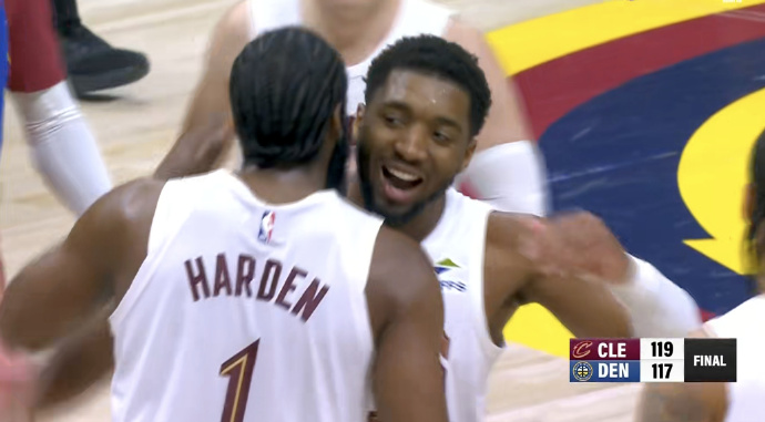 哈登一来，米切尔彻底解放！打国王，35分4助2板，投篮24中13；打掘金32分1