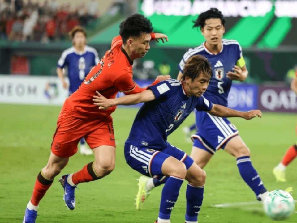 日本U21队4-0胜中国夺冠，8名大学生出战，主力全在海外训练，他们真在乎这场胜