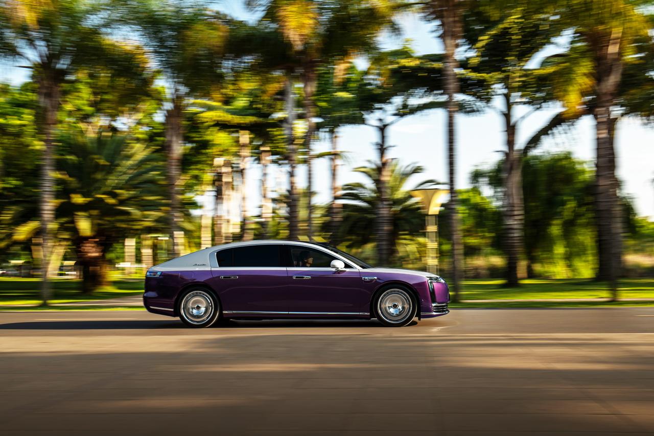 尊界S800重构豪华标准，争夺百万级话语权过去，中国品牌冲击高端常靠大屏、冰箱