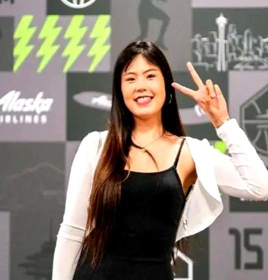 3投0中，仅靠罚球拿1分。李月汝好不容易盼来的5分钟出场时间，就交出了这样一