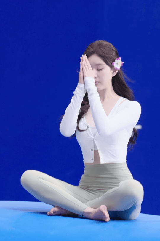 赵露思最好看的时候应该就是练瑜伽的时候了吧！​​​