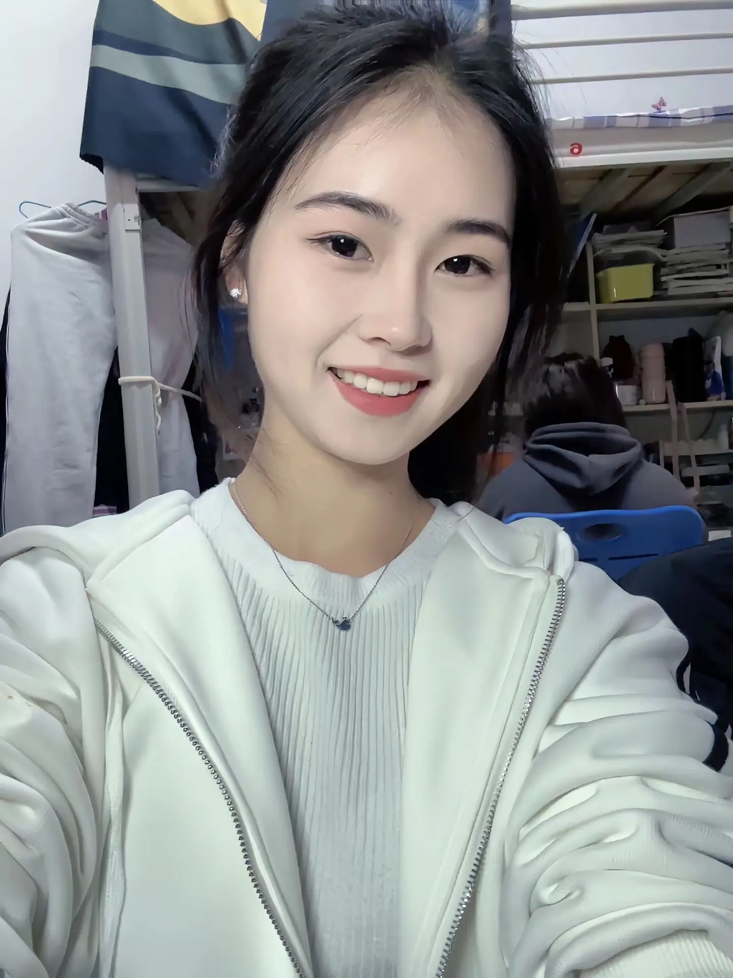 要不要合伙生个孩子啊真的好想生啊，哈哈😂