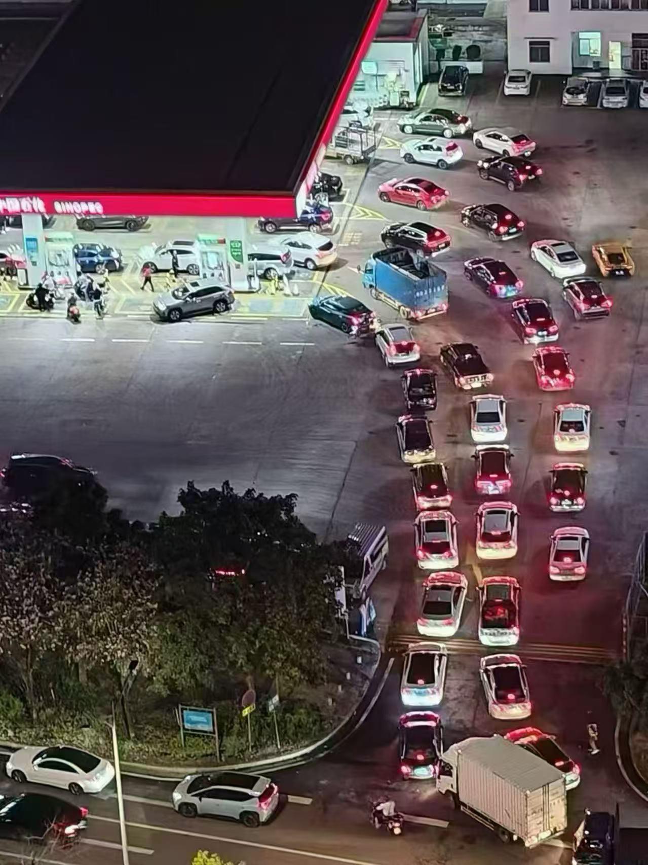 中石化第一次发短信提醒加油…虽然我已经加满油但这也太夸张了….目前还有25