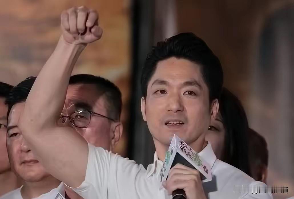 要倒台，赖清德天塌了！8月2日下午，台中一场聚会闹得很大。台湾民众党正在台中