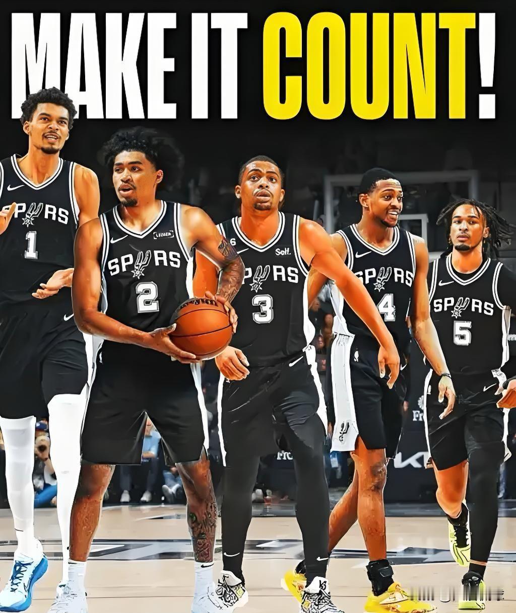 其实三后卫真的无法共存！三个人的打法都是必须有球在手，一个控球后，另外一个