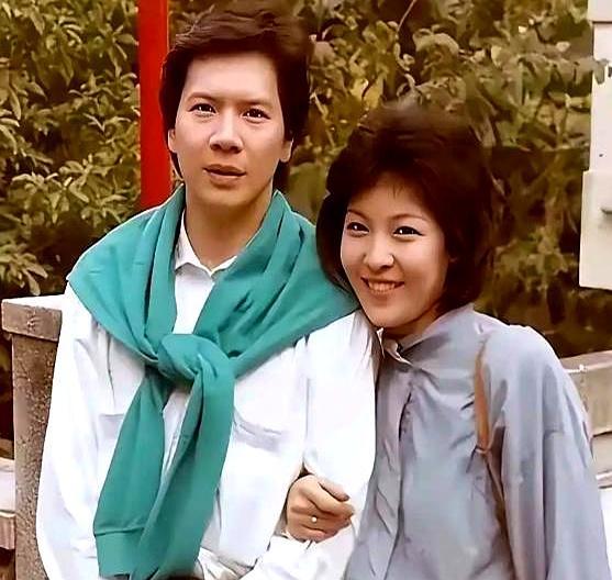 向太最新自曝的家事，完全打破了豪门恩怨的固有剧本。1980年丁佩顶着舆论低