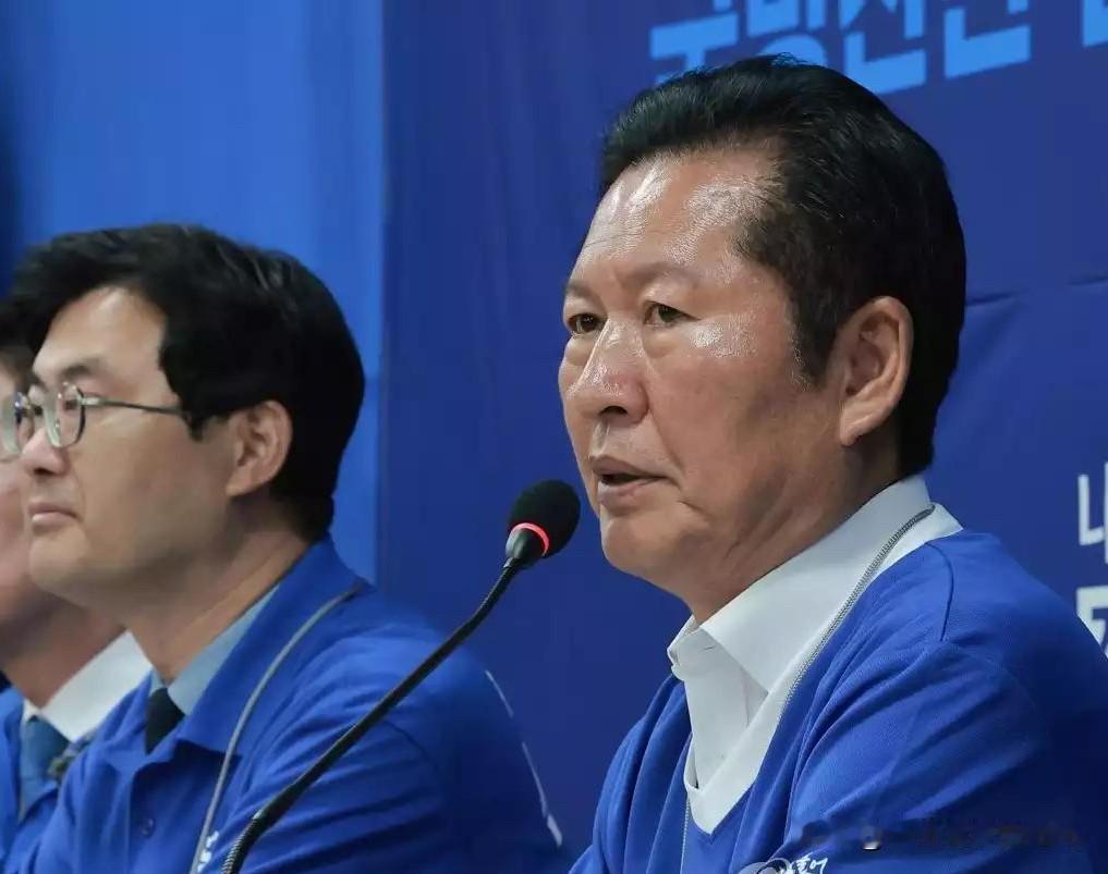 27日，韩国共同民主党党首郑清来把矛头对准了前总统朴槿惠，公开抨击朴槿惠为国民力