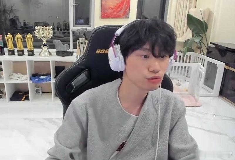 Doinb复播谈自己借了一个6000分的号，这一个月冲上了8200分！dota2