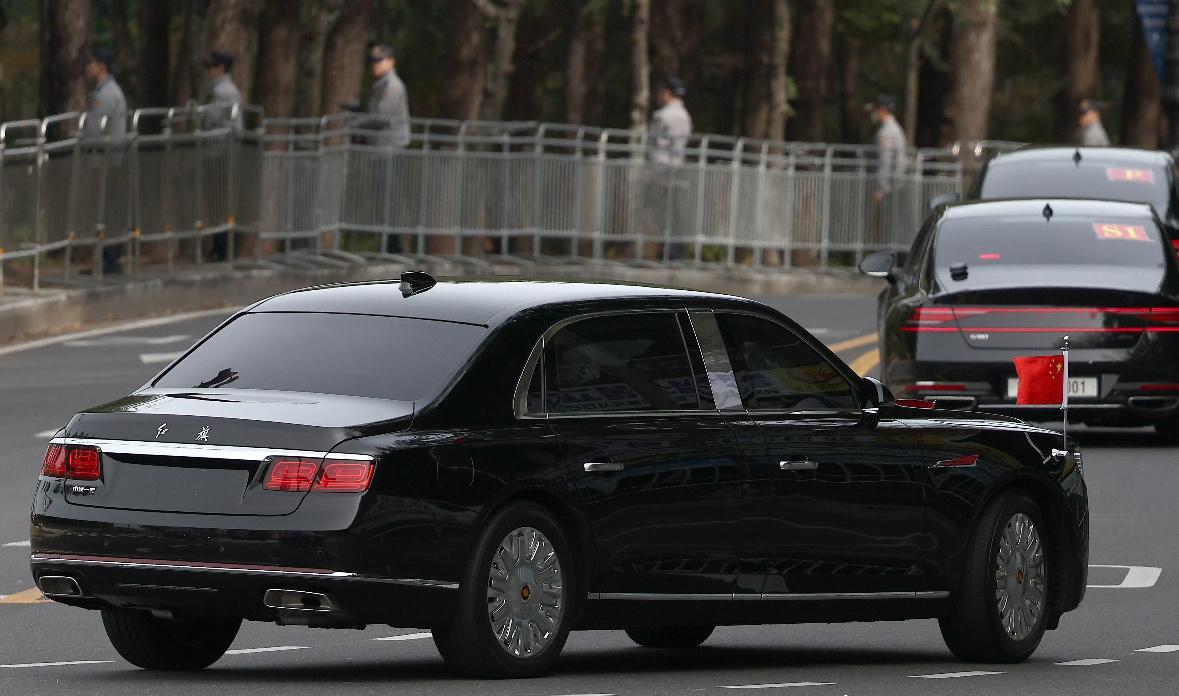 这姿态、气场真的无敌，太强了！​​​