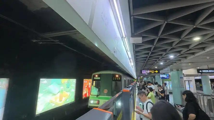 上海地铁要调价了上海宣布，29日召开听证会，讨论地铁调价事宜。上海地铁的收费