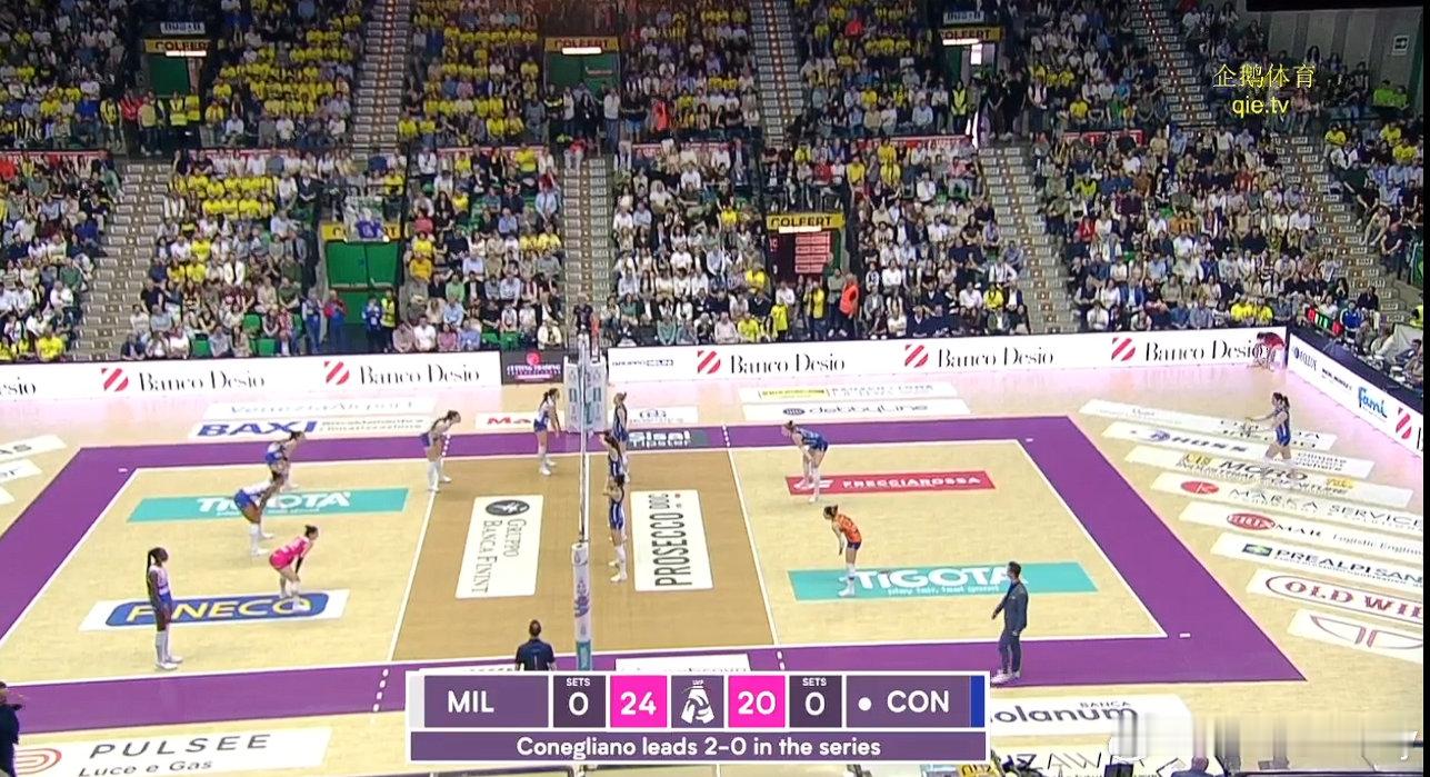 意甲决赛3:第一局：科内利亚诺20-25，发球太弱了，失误也多。朱婷意大利女排