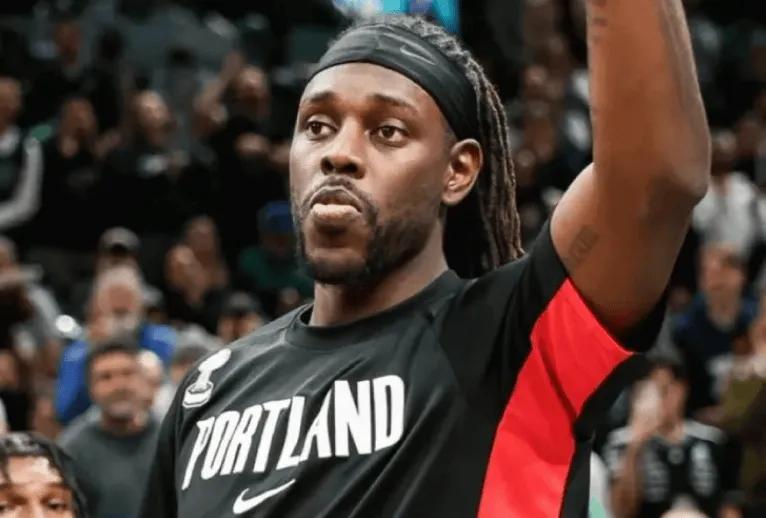 火箭为什么总是看走眼？不要哈登说哈登会影响年轻人，不要霍勒迪说霍勒迪老了。今天霍