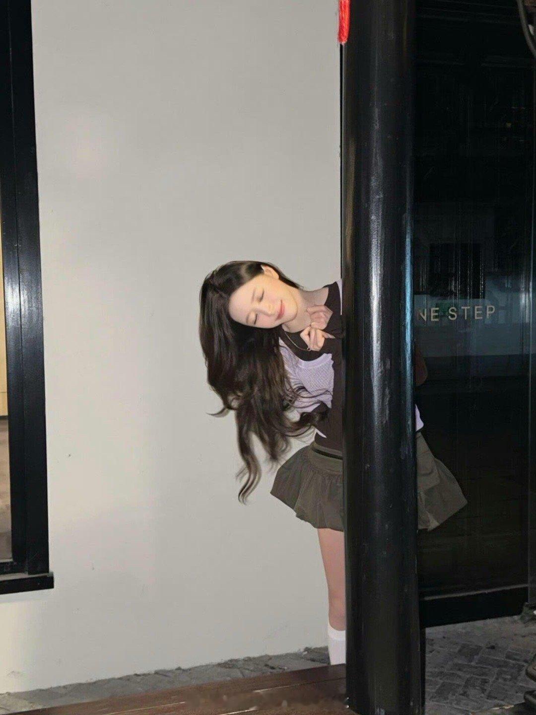 摄影三要素：模特、模特、模特P3申有娜深情地看着大刀肉（bushi