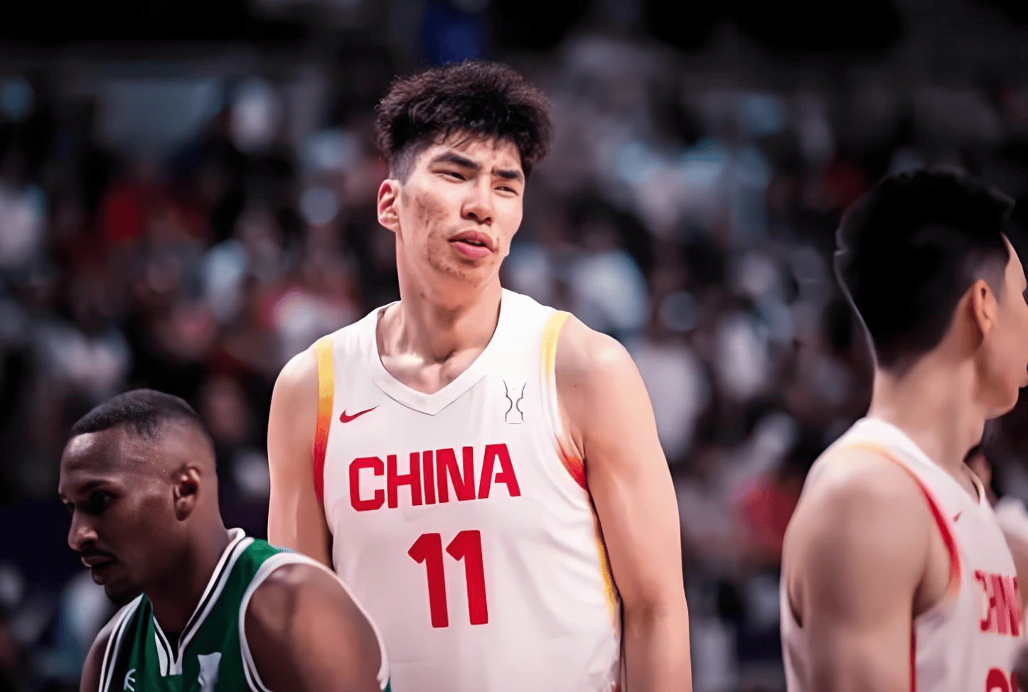 余嘉豪: 一个月确实只有2000欧, 但现阶段有些事比钱更重要