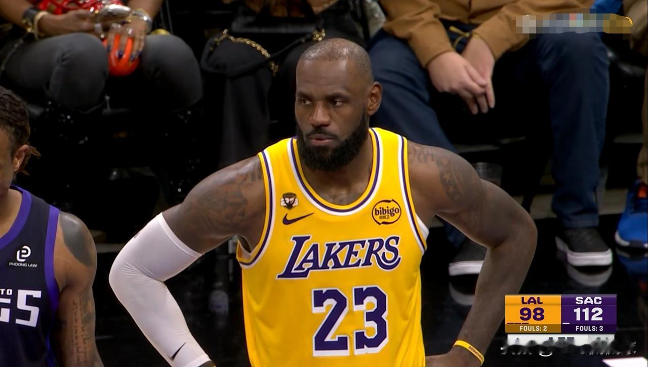 谁能拯救一下湖人巨星詹姆斯的三分球？在今天湖人客场以112：124不敌国王的比赛