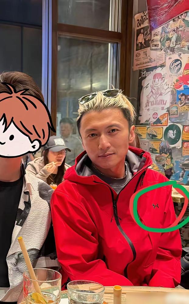 别问了，谢霆锋身上那件，不是他代言的新牌子。他刚签了安德玛户外，代言费不低。