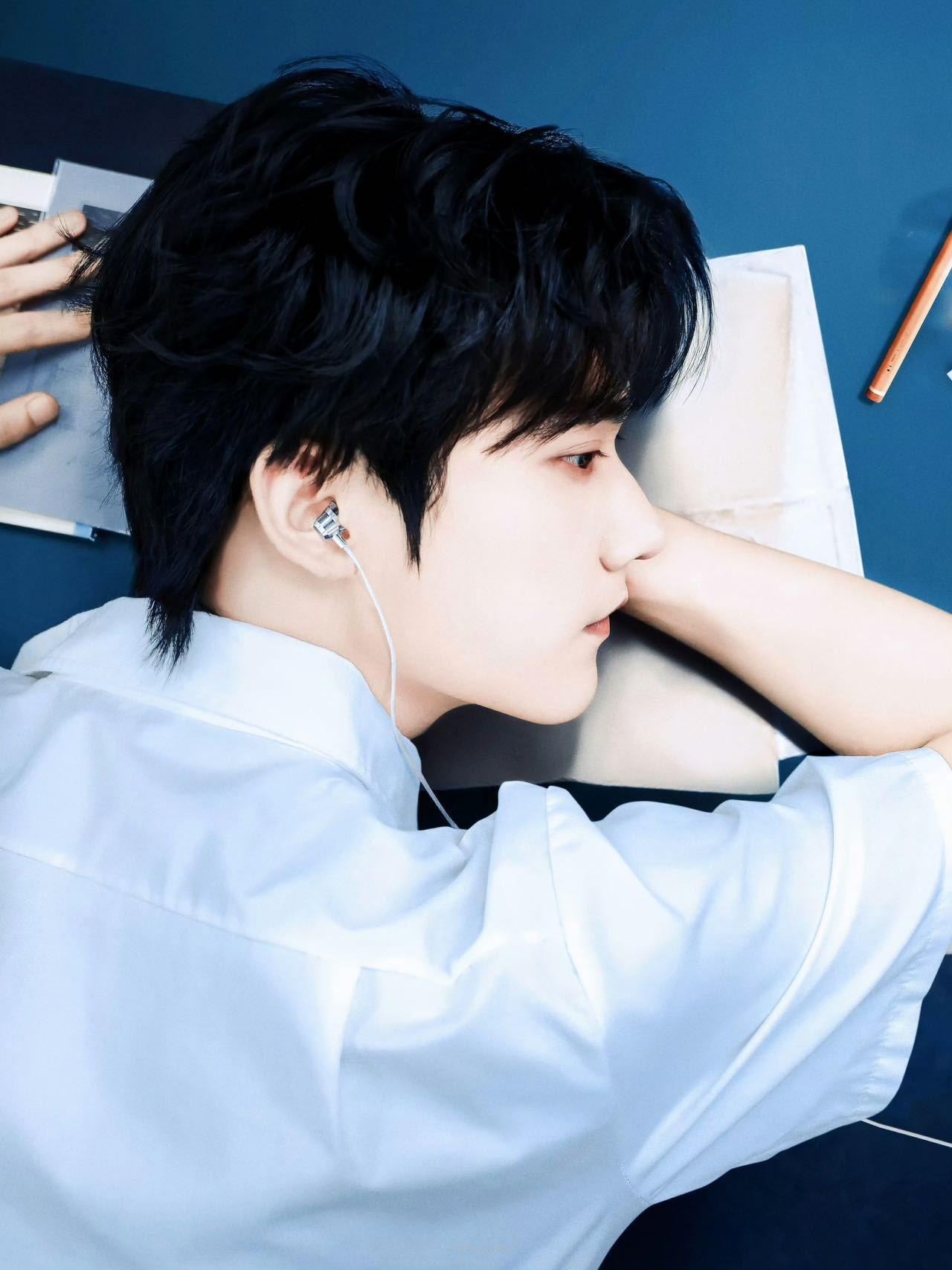 周柯宇这句话让我苹果肌遭老罪了周柯宇，一款从校园文里走出来的天选男主。周柯宇[