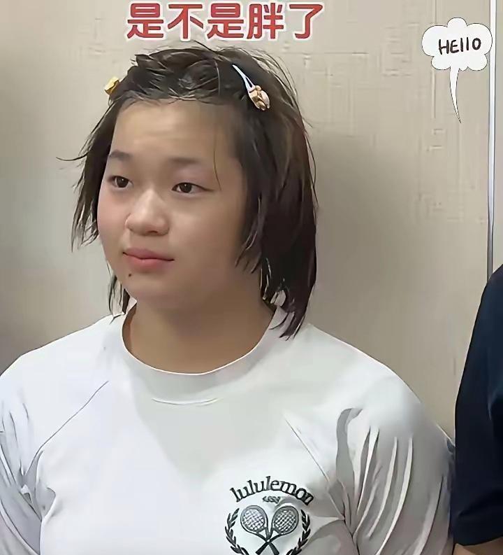 全红婵，被迫按下暂停键再不刹车，下一跳就是退役仪式脚腕肿得鞋子卡不进去，膝盖