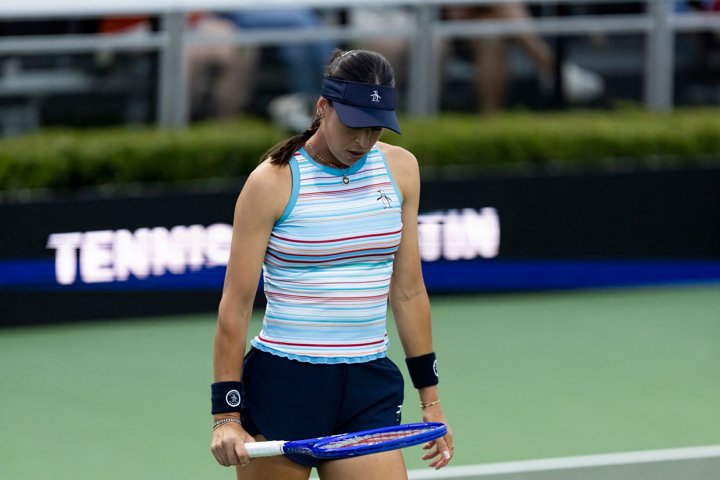 WTA250奥斯汀站第二轮，汤姆贾诺维奇以4-66-46-4逆转2号种子约维