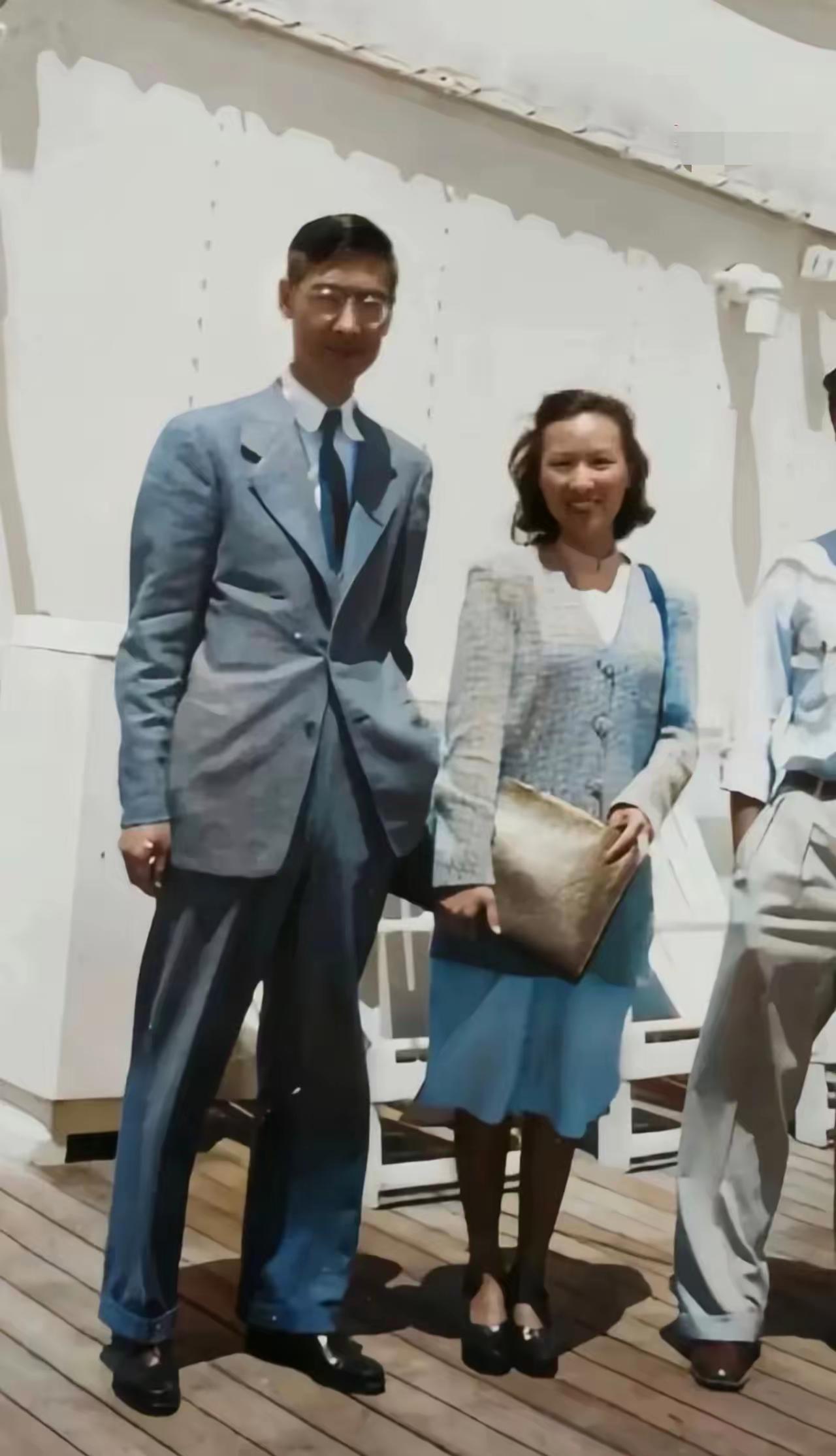 没想到这位当年在美国拿终身教职、年薪够国内普通人活几十年的顶尖科学家，回国时行李