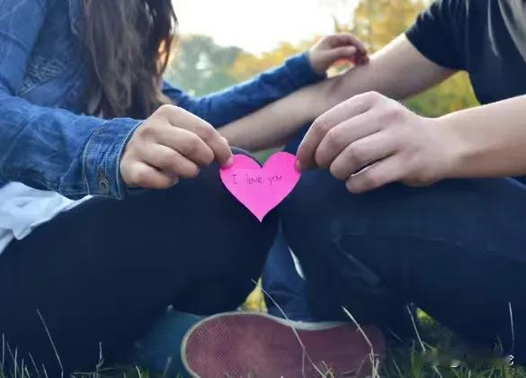 “情妇真是赔了青春又赔钱！”男子和中学同学重逢，两人便纠缠在一起，维持了9年时间