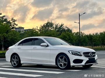 18年7🈷️𝐁𝐞𝐧𝐳奔驰C200L成就特别版，白车黑内经典搭...