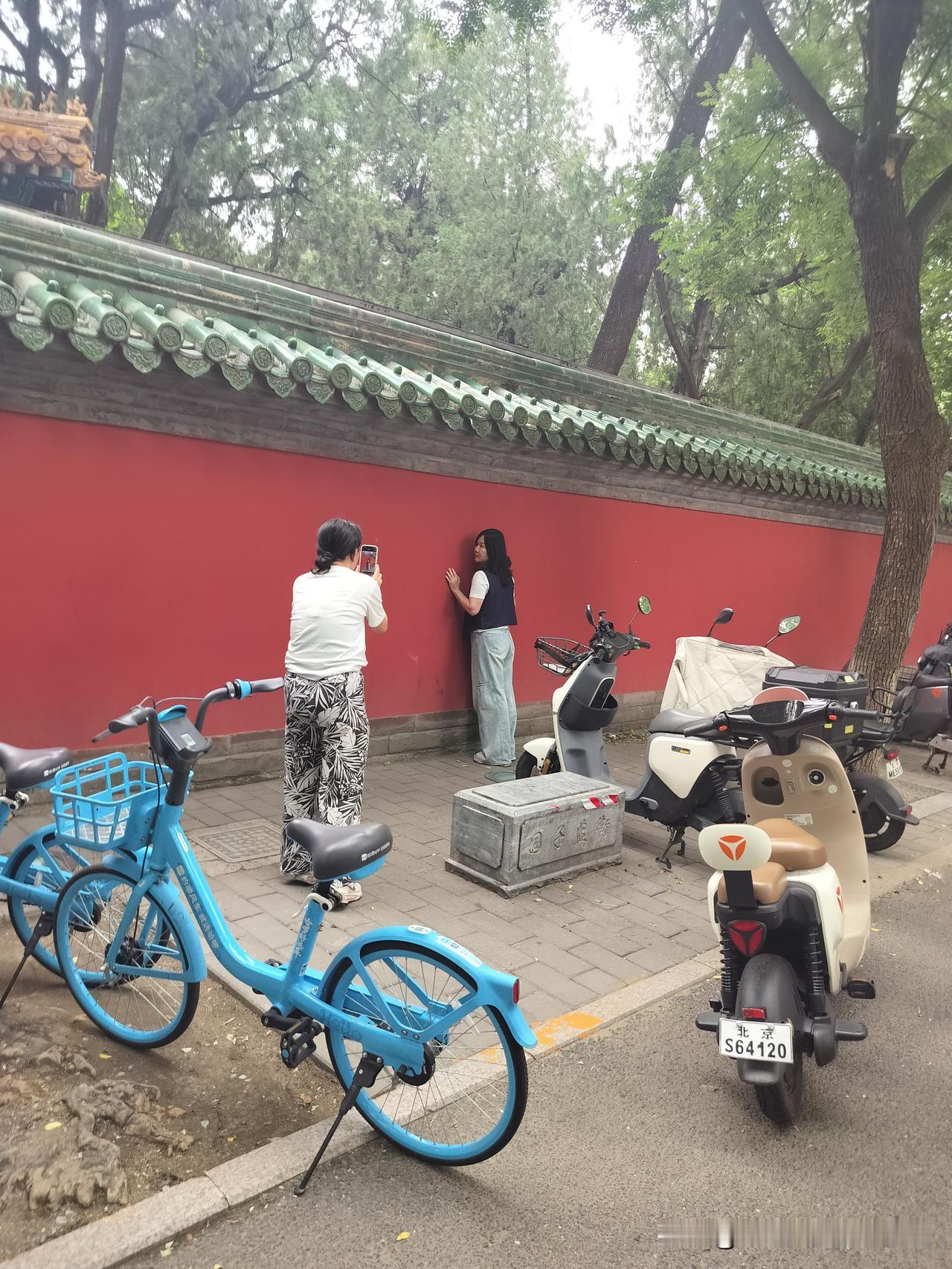 话说这么明显的文字性错误都可以出现在统考试卷上，出了卷子就没复核吗？还是说编历史