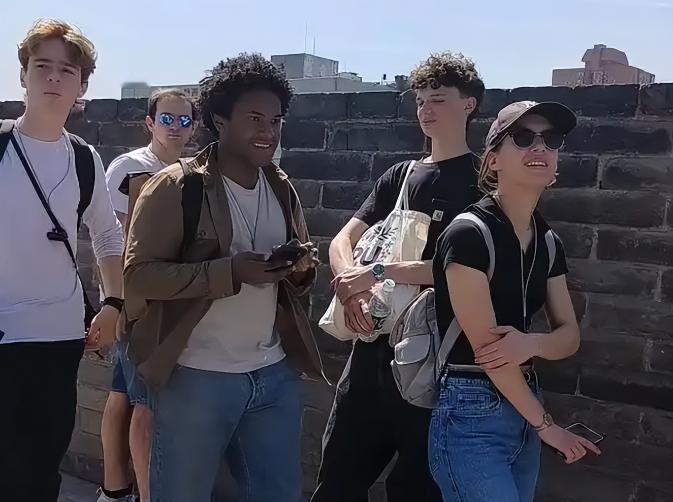 一名德国华人表示，“欧洲人讨厌中国人的原因，就是因为如果在街上看到一群人大声吵闹